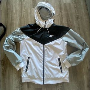NIKE WINDBREAKER